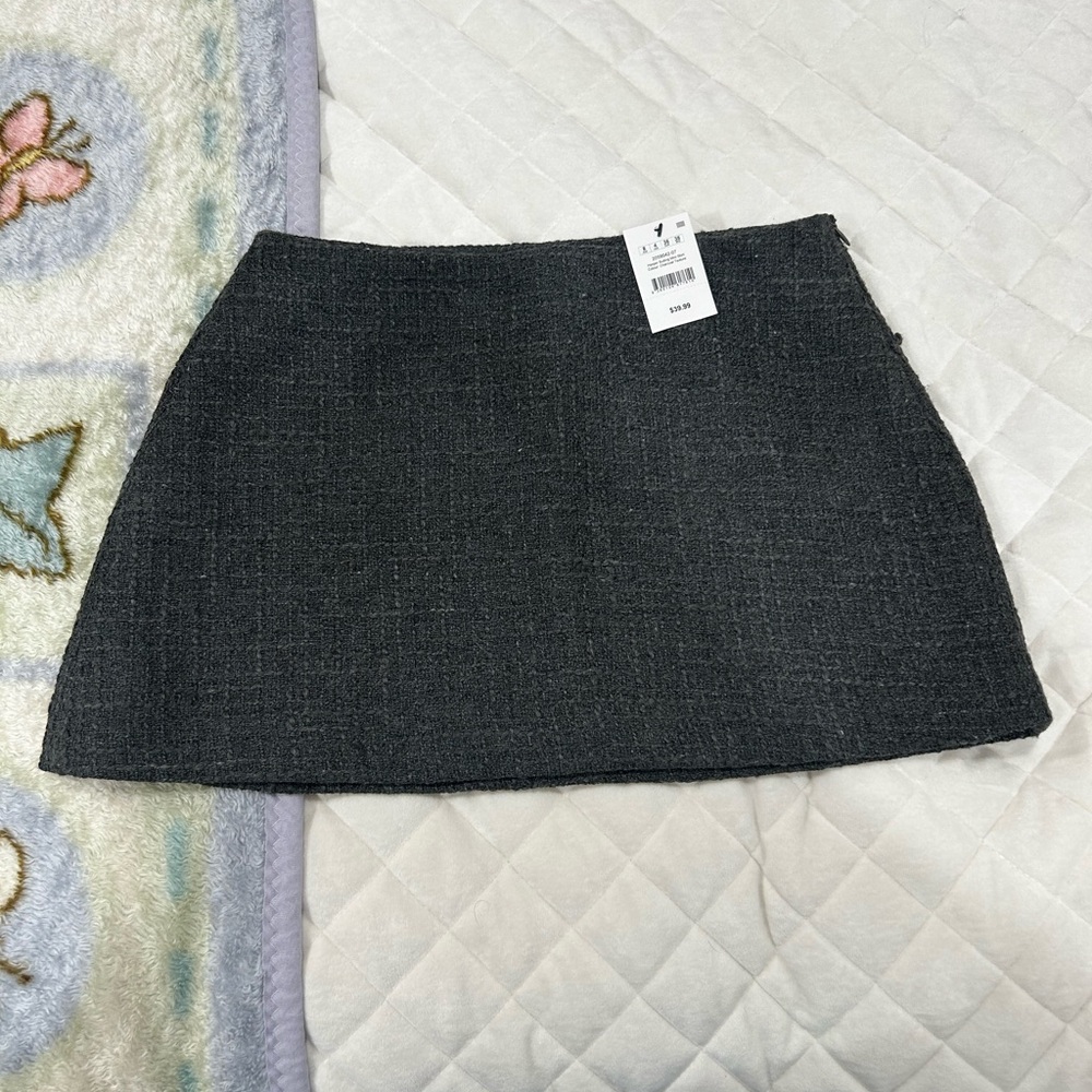 COTTON ON Women’s skirt 
In perfect condition NWT 
Size: 4
